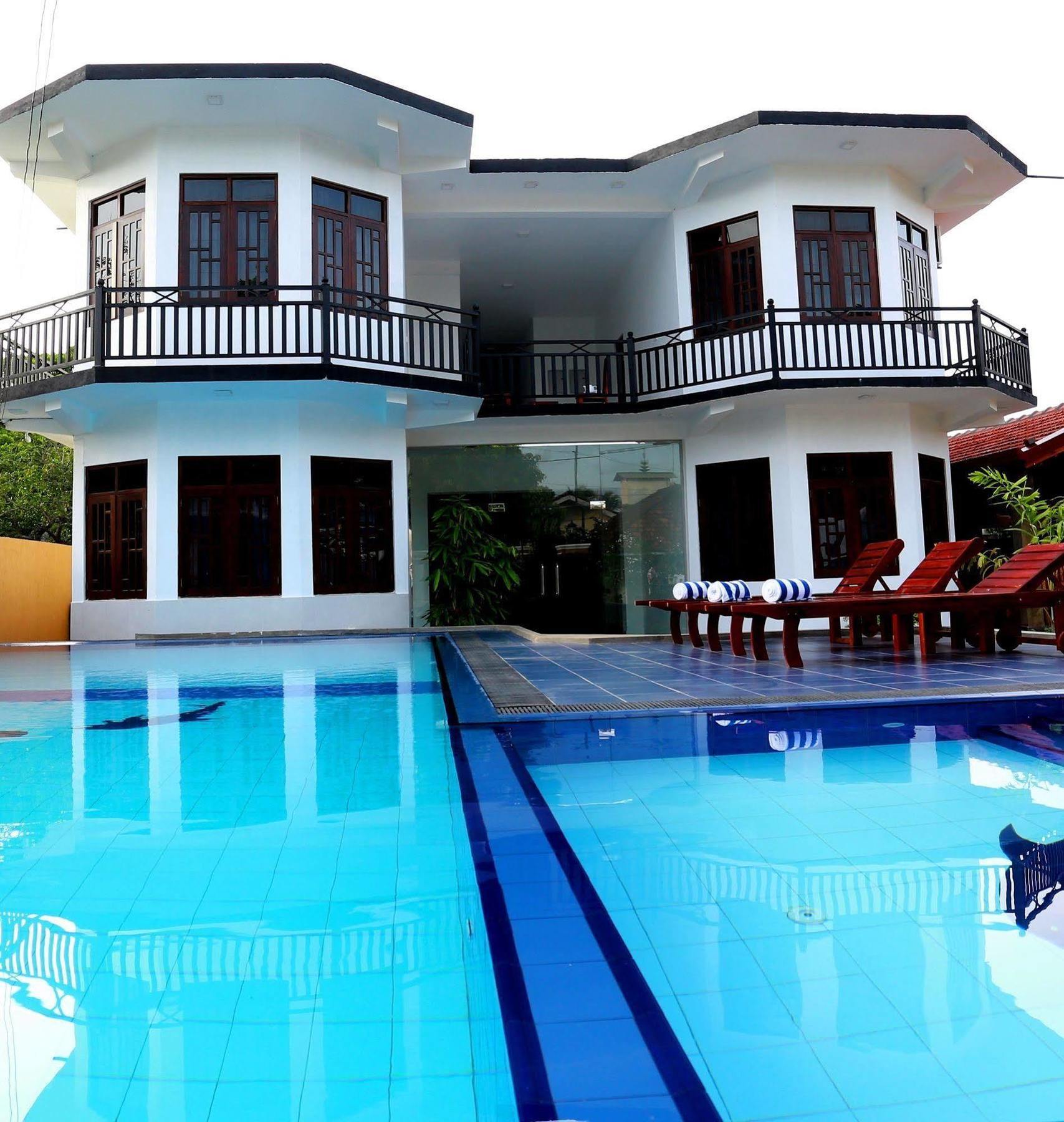 Ocean Glory Hotel Ettukala Экстерьер фото