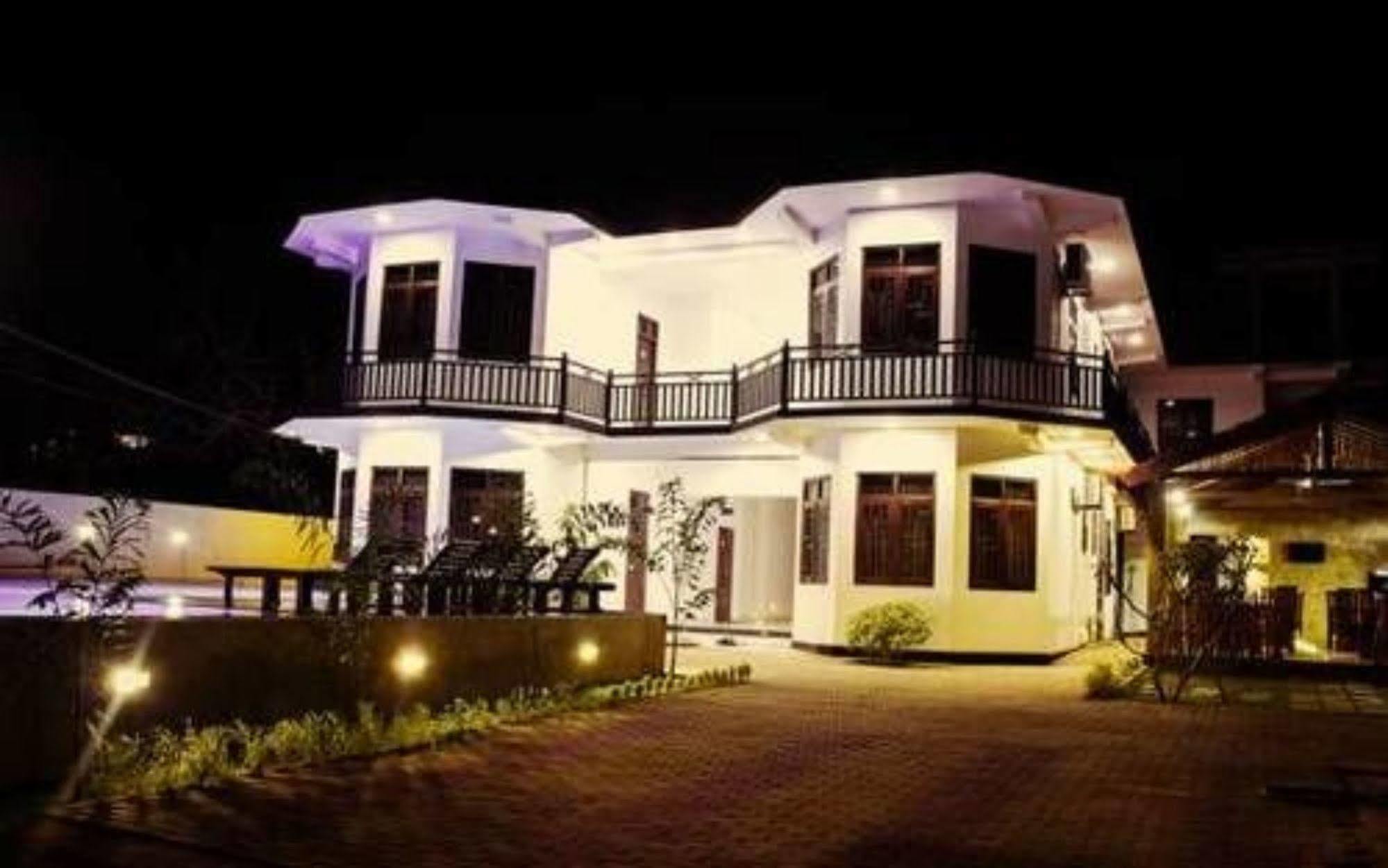 Ocean Glory Hotel Ettukala Экстерьер фото