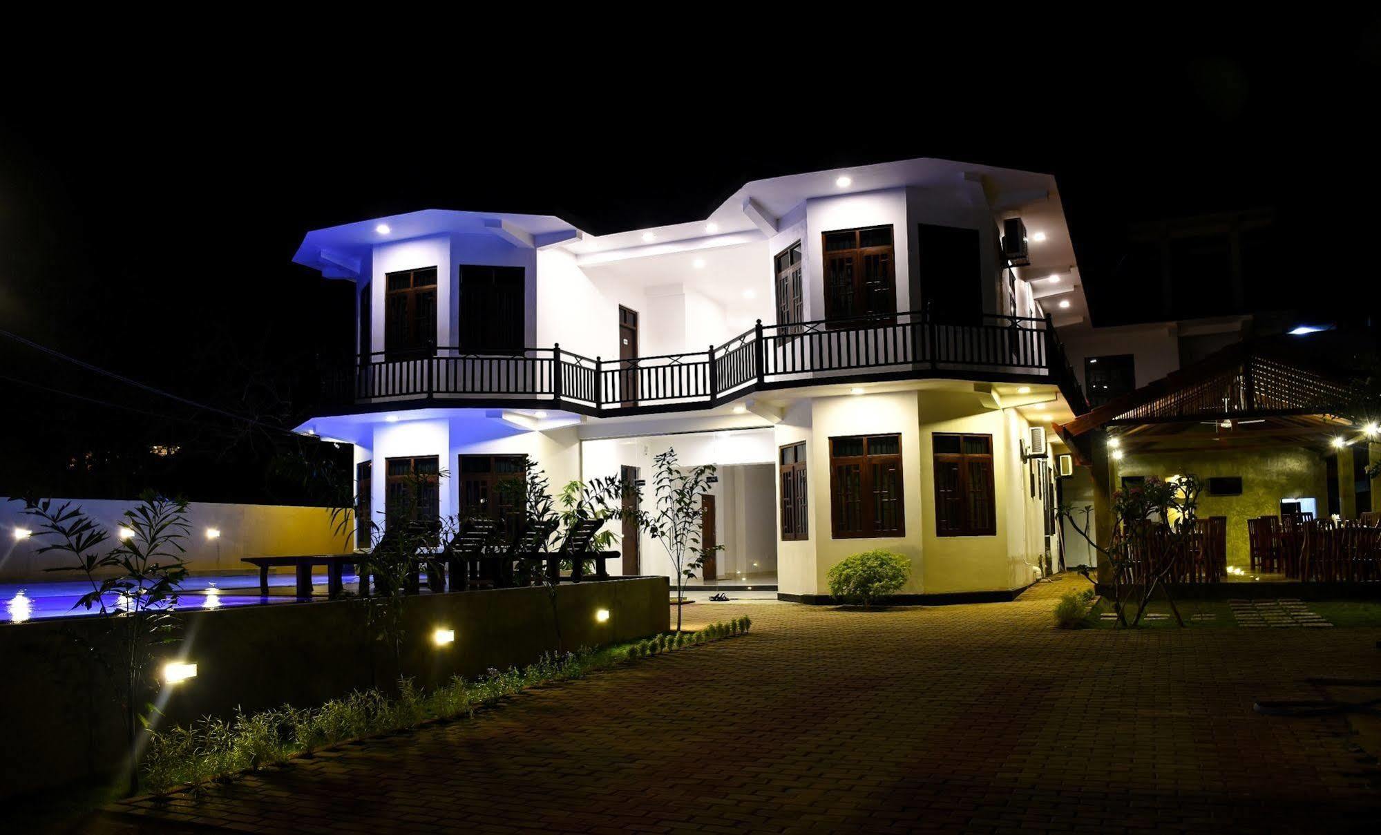 Ocean Glory Hotel Ettukala Экстерьер фото