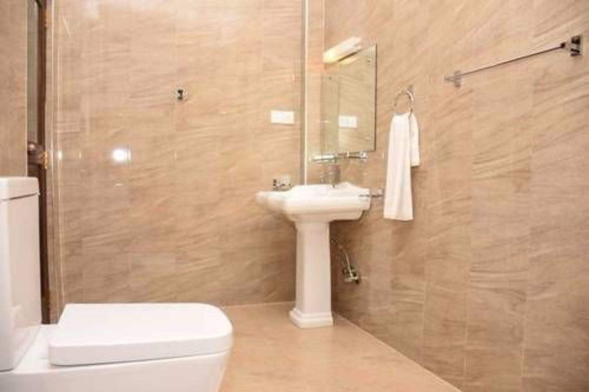 Ocean Glory Hotel Ettukala Экстерьер фото