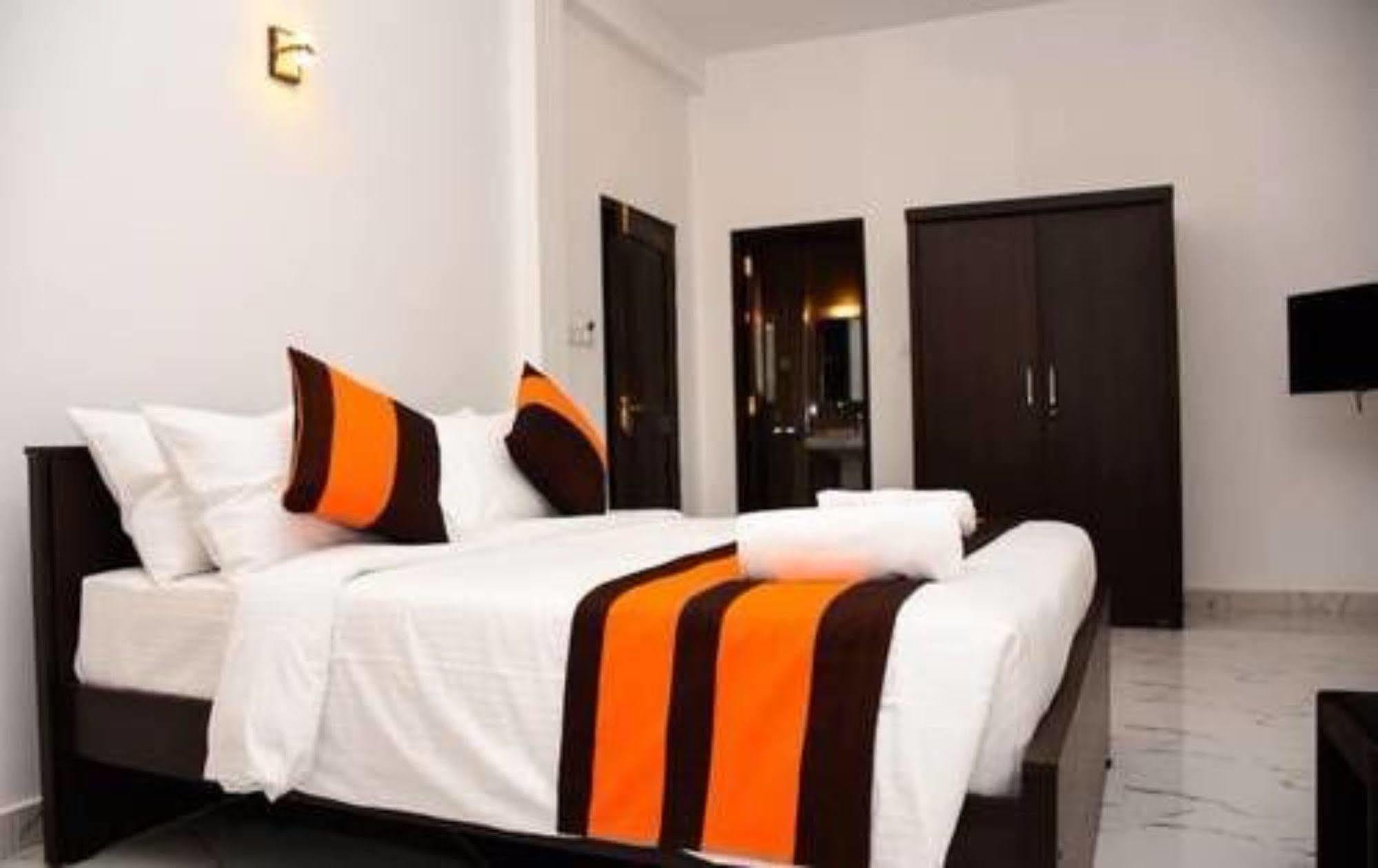 Ocean Glory Hotel Ettukala Экстерьер фото